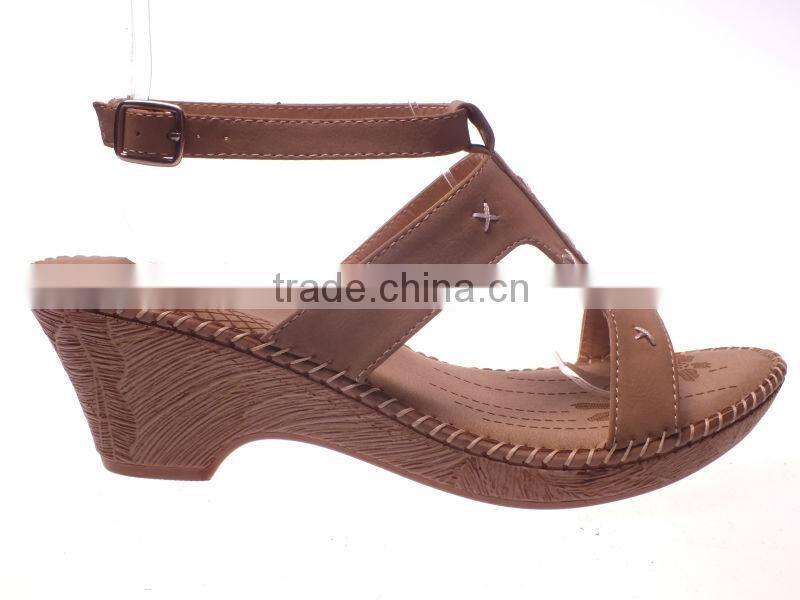 Ladies shoes mark-thread soft sole sandals in fashion now