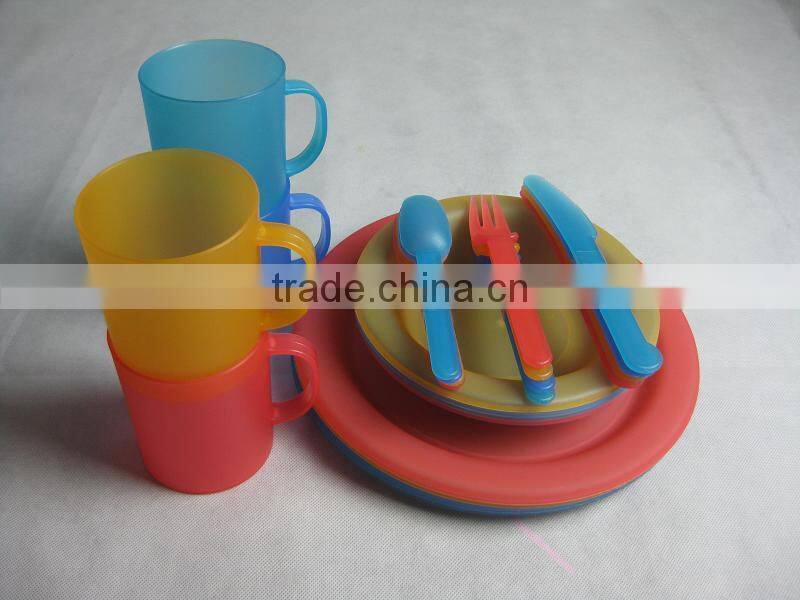 24sets PP colorful plastic picnic set/portable plastic tableware set/dinnerware set
