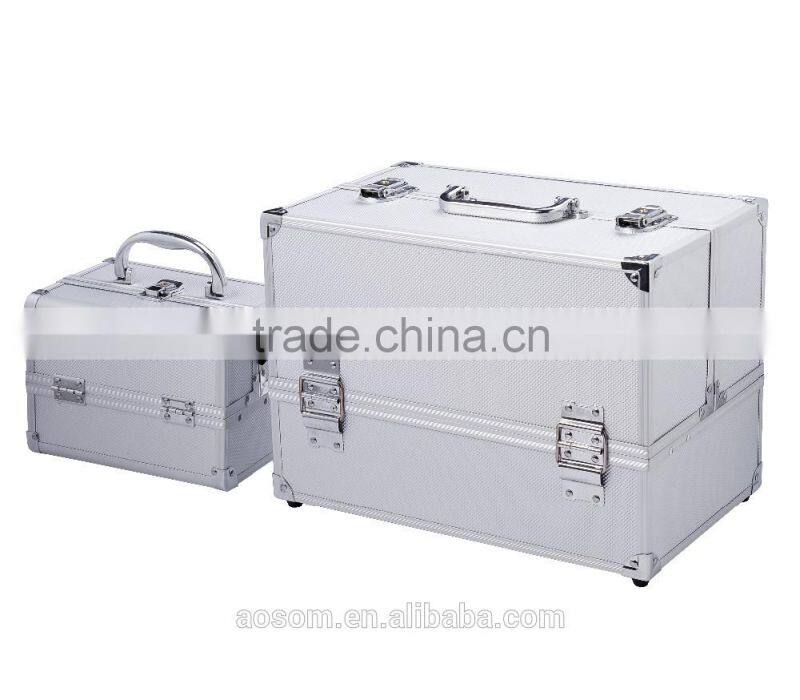 Soozier Professional Mirrored Makeup Artist Cosmetic Travel Mini Case with Pull-Out Trays - Silver