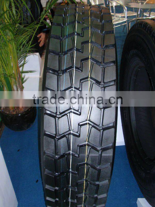RADIAL TRUCK TIRE
