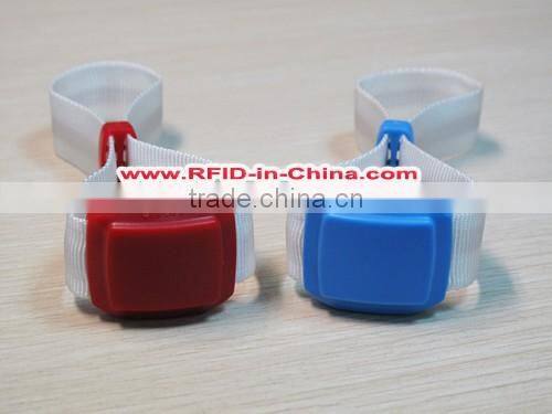 Programmable RFID Wristband with LED Light with low price