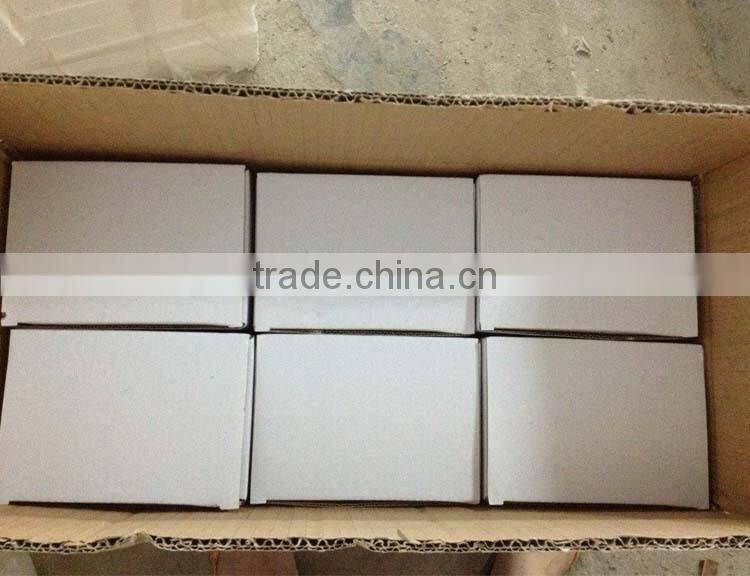 Shaking resin cartoon figure