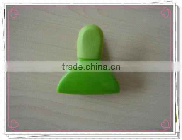 Magnetic plastic paper clip with diffierent colors