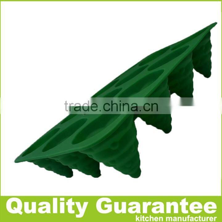 New design 12 cups silicone Christmas tree cake pan