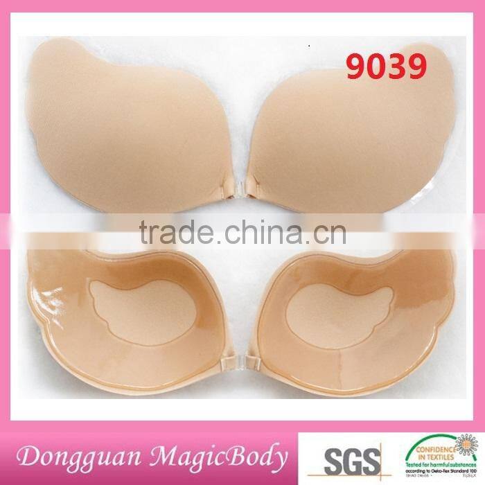 butterfly-shaped v bra model image