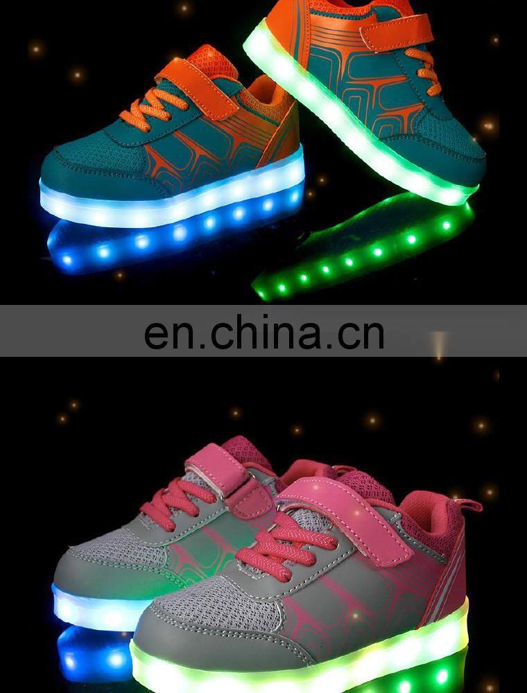 Factory Wholesale New design Light up shoes Children kids LED shoes sneakers Latest Cool footwear for girls boys