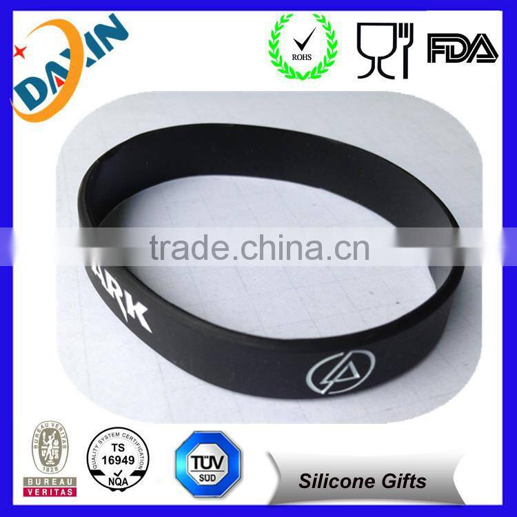 Best Attractive Promotional Glow In The Dark Silicone Bracelets