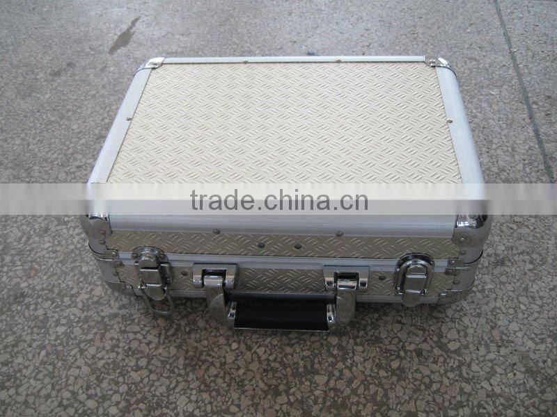 aluminum tool case with tool pallet