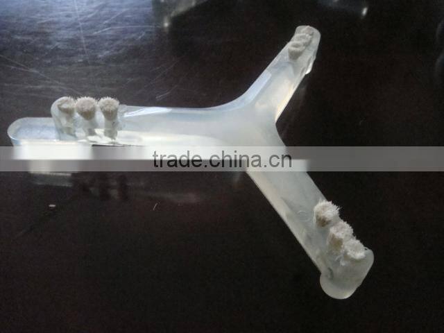 Star type sieve cleaner with brush