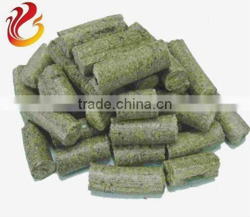 Straw fuel molding machine with renewable energy producing