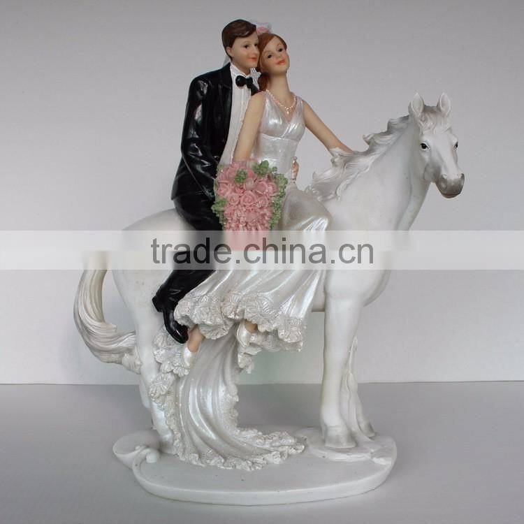 Lovely cake topper couple Resin Figure