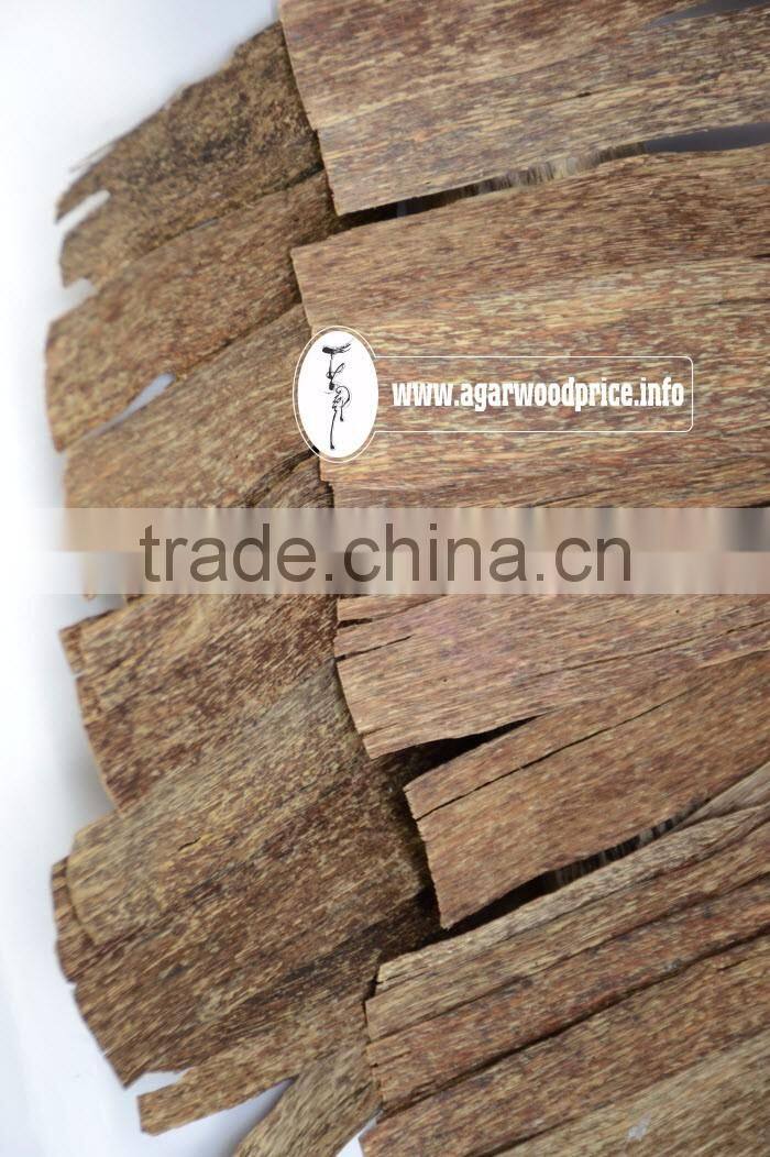 Sweet & Strong Aroma Vietnam Oud Chips/ Agarwood Chips from Aquilaria Crassna Trees