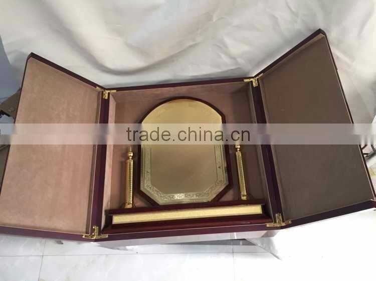 Hot Sale United Arab Emirates National Celebrative GOLDEN Wooden Shields