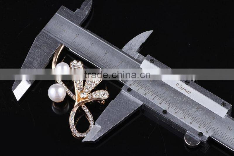 High Quaility Rhinestone Flower Brooch pin,Flower Pearl Buckle For Invitation