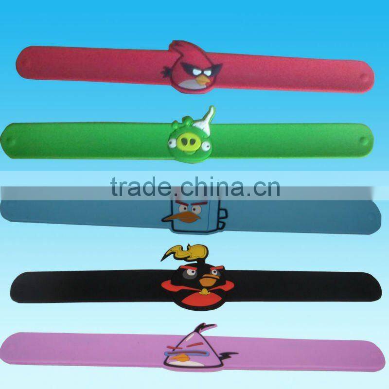 Promotional and Eeco-friendly 3D Cocks Shape reflective silicon snap bracelet