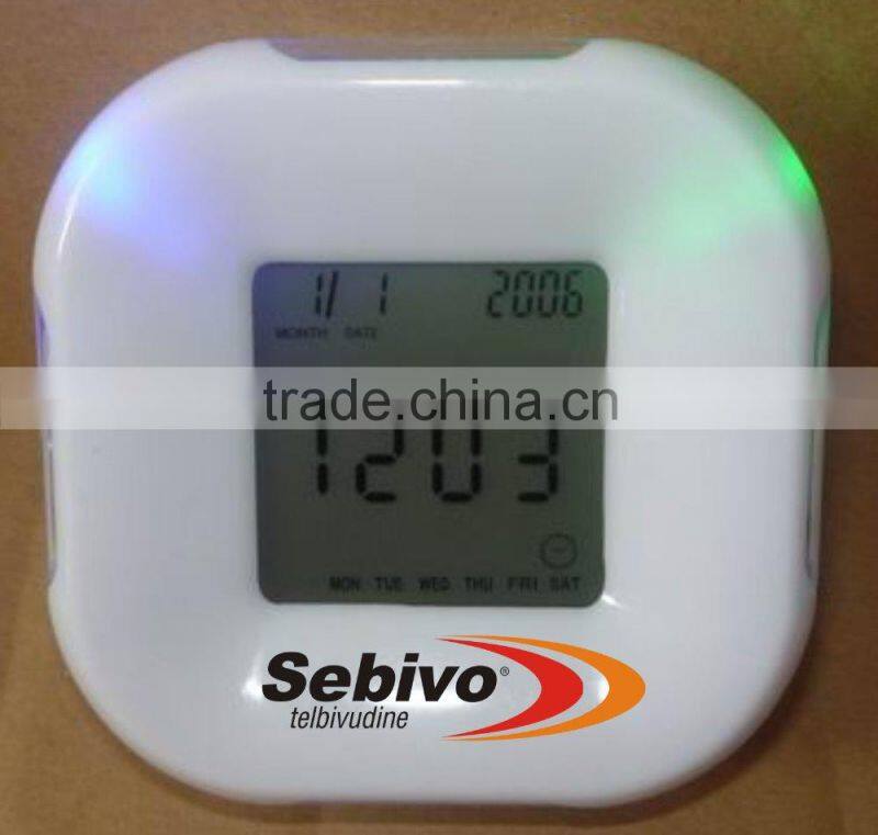2015 hot sale four way led digital color change clock