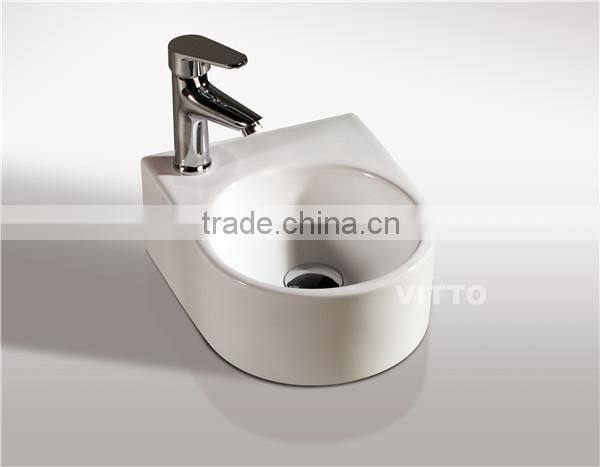 VITTO small size ceramic wall hung basin