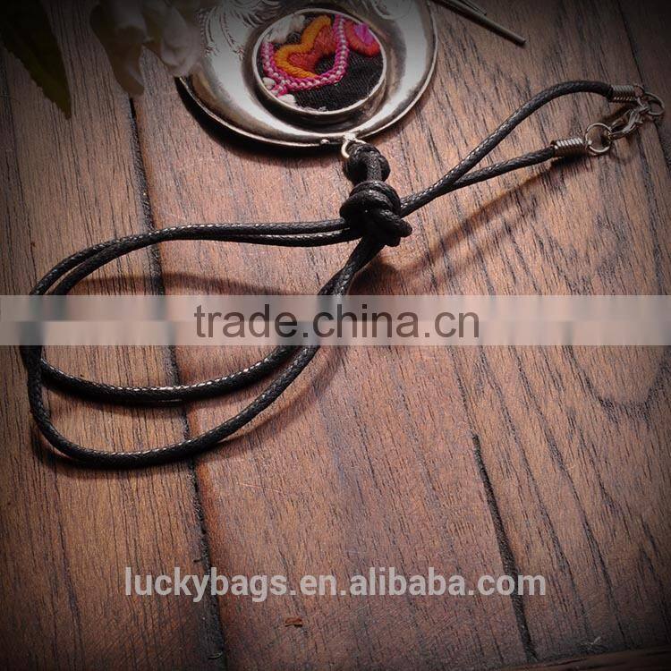 Top quality fashion lady necklace hmong embroidery necklace