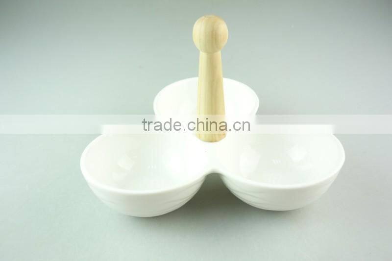 Cheap Ceramic porcelain white serving plates / dishes 3 section snack plate