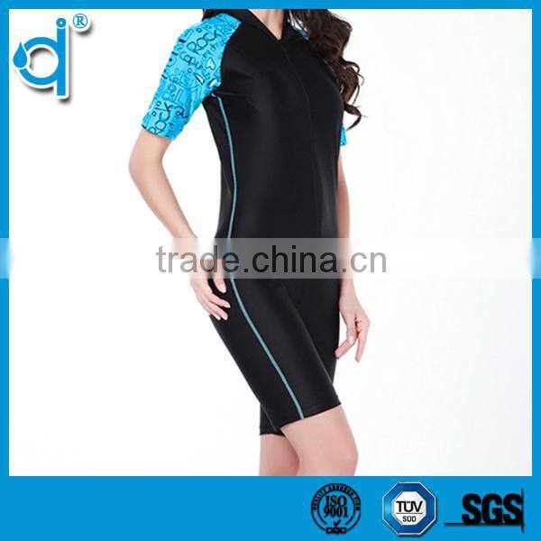 Windproof Close-fitting Black and Flower Printed Zipper Jumpsuits Neoprene Diving Suit