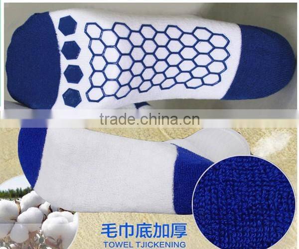Promotional Items Cotton Grid Anti-slip Basketball Socks Sports Soccer Socks