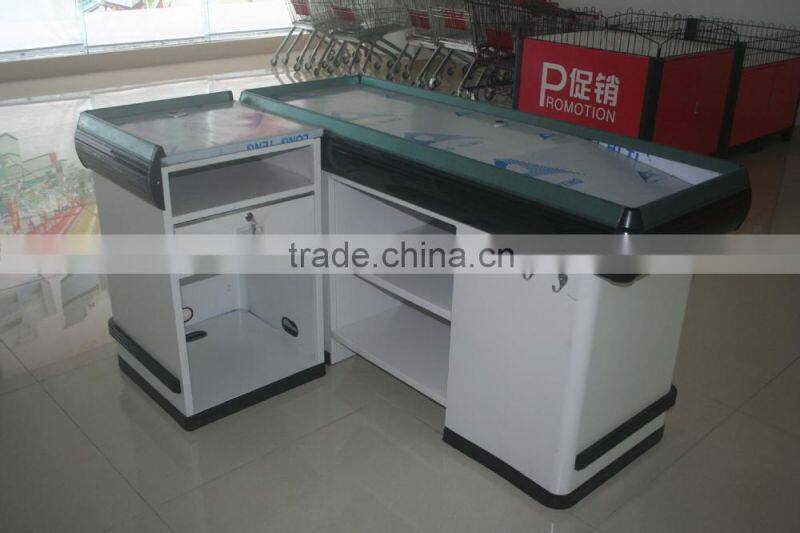 convenient store & supermarket checkout counter