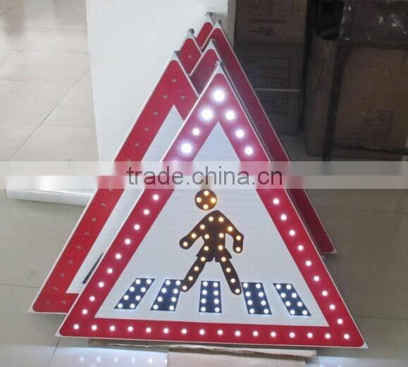 Solar traffic signal/Solar traffic sign for traffic road safety