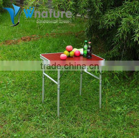 Pluggable umbrella advertising table