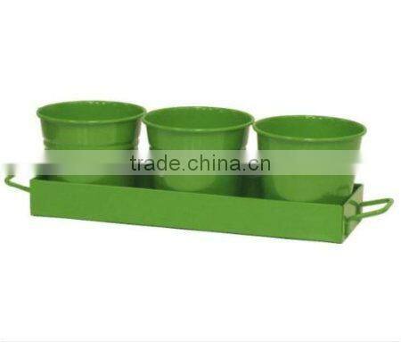 Metal flower planter