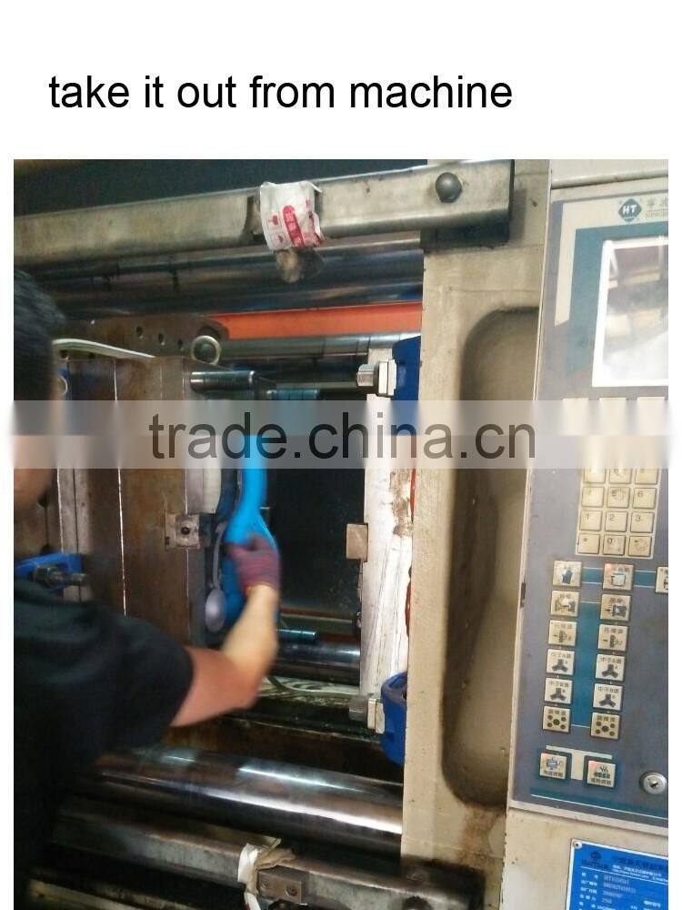 2016 PP Plastic Plastic Snow Ball Maker Winter Snowball Maker snowball manufacturer