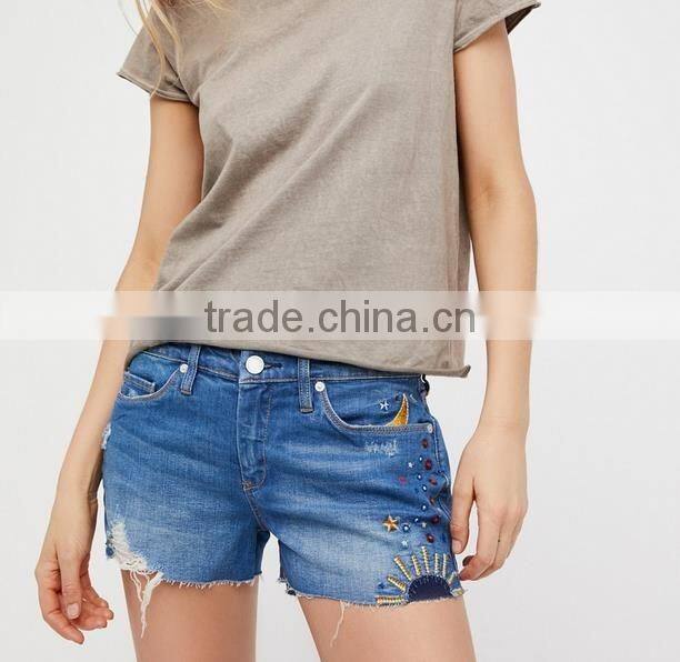 2017 Fashion embroidered Denim Short woman