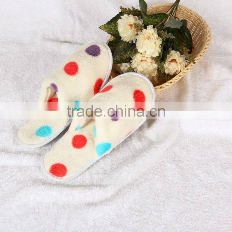 Hotel coral velvet slipper with dots