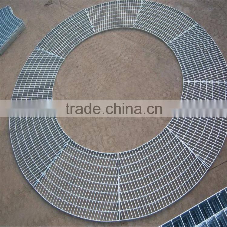 Metal grid floor