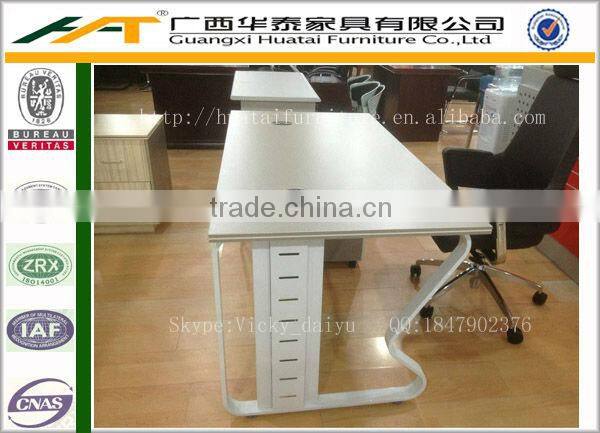 High-end Fashion Office Desk Unique Metal Head Table Furniture