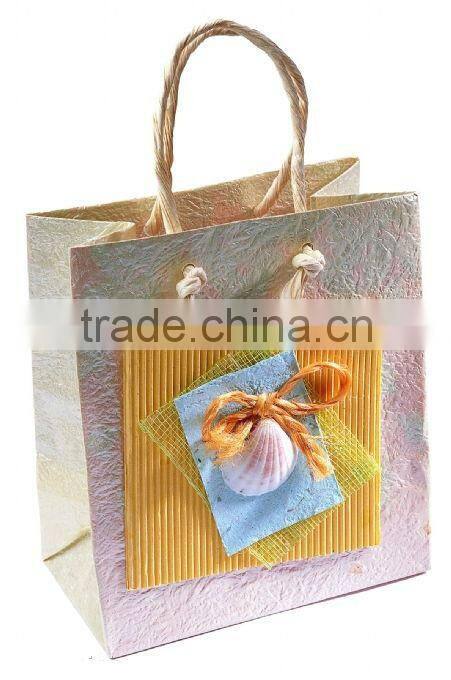 Customized cartoon paper packagin bags for shopping