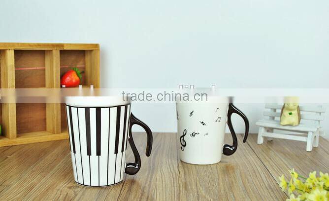 creative music note stave and piano ceramic breakfast mugw ith lid and black handle