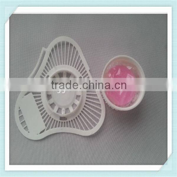 Moth ball with plastic screen