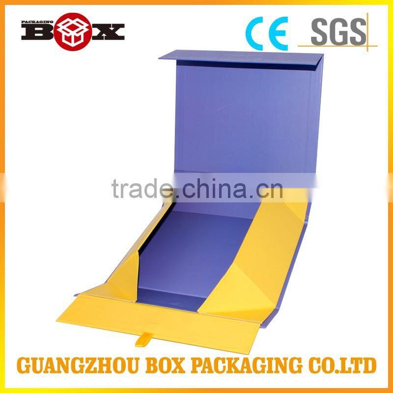 Rigid Gift Boxes With Glittery Finishes