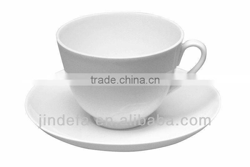 porcelain/ceramic tea cup and saucer