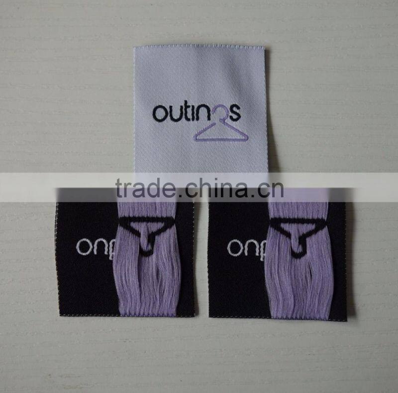 2017 High quality customized center folded garment woven labels