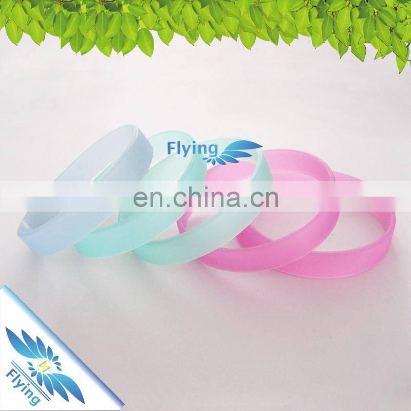 Glow in dark silicone wristbands Cool Green Light Blue Light Special Glow in Dard
