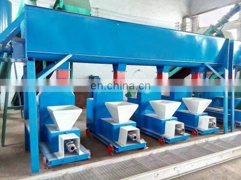 China Wood Pellet Screw Pressing Machine to make briquette for Indonesia