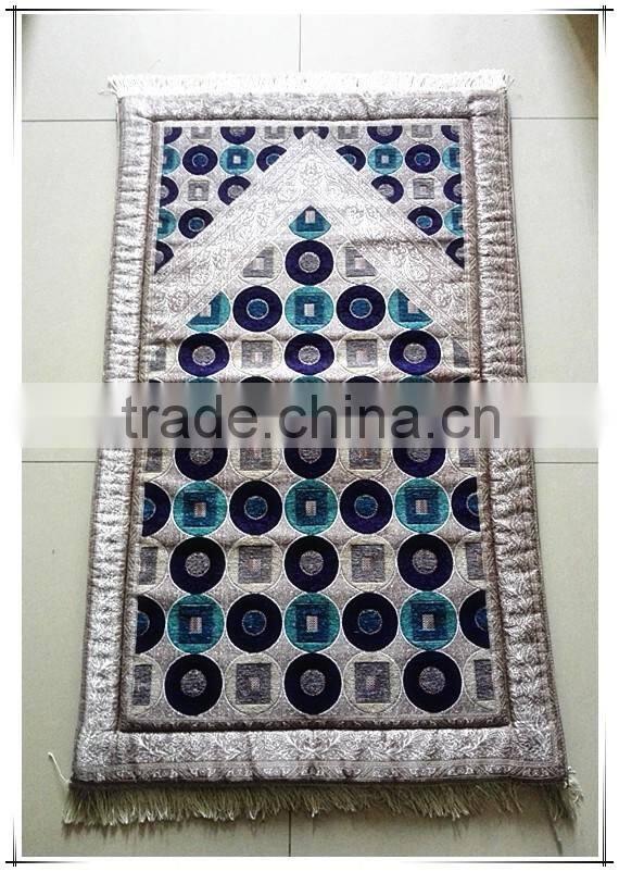 High quality jacquard muslim prayer mat with foam backing and zipper
