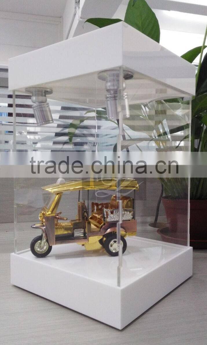 Fashionable counter top knock down packing acrylic spotlight box acrylic illuminated light box with base