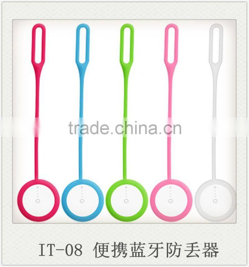 New hot sell customized Locator Remote Selfie Shutter pet child anti lost alarm bluetooth tracker