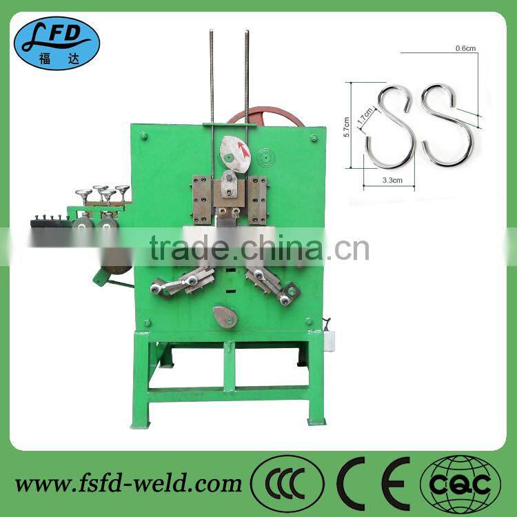 Automatic steel wire buckle forming machine for handbag