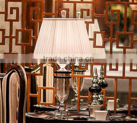 Modern concise design clear K9 crystal table lamp with white color fabric lampshade