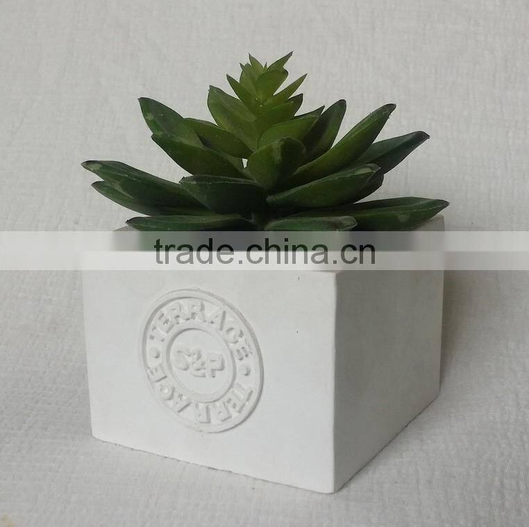 Cheap decorative pots with fake plants