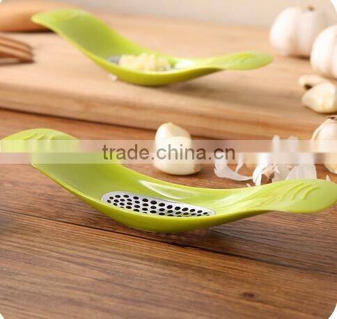 CY178 Novelty Kitchen Garlic Press garlic grinder