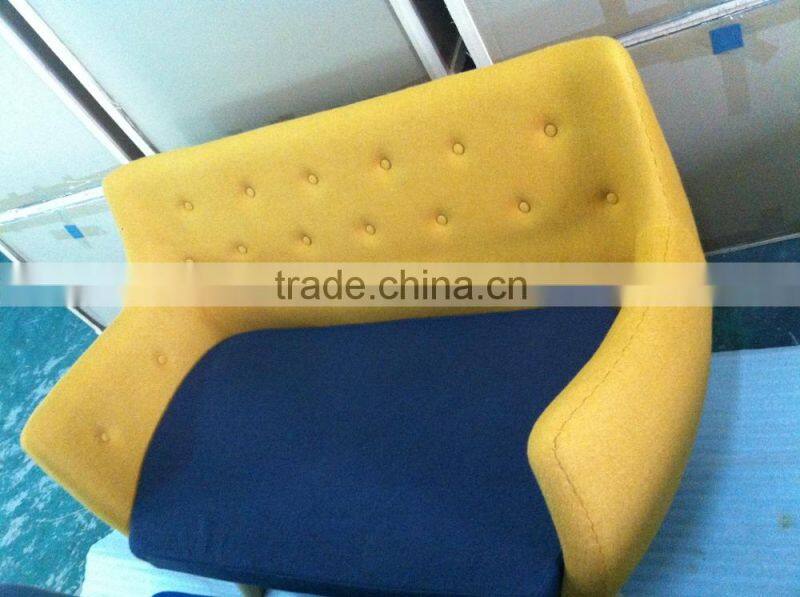 2 seats Finn Juhl wood legs Pelican chair